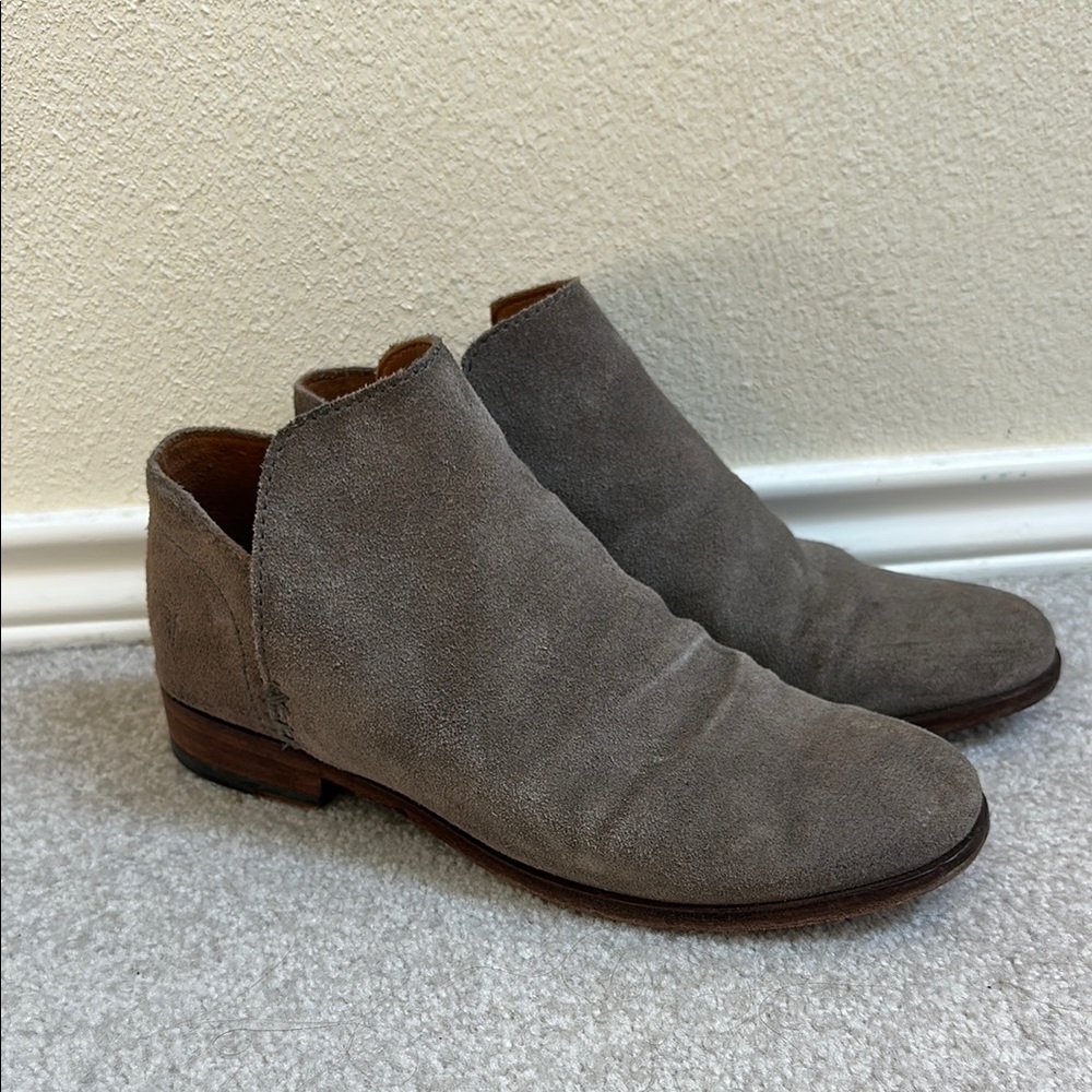 Frye Elyssa grey suede ankle boots